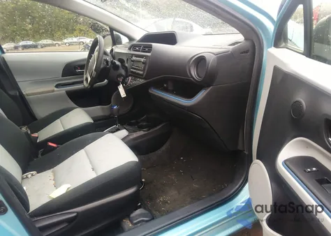 2013 Toyota Prius C Two from USA, damaged, VIN JTDKDTB32D1043194